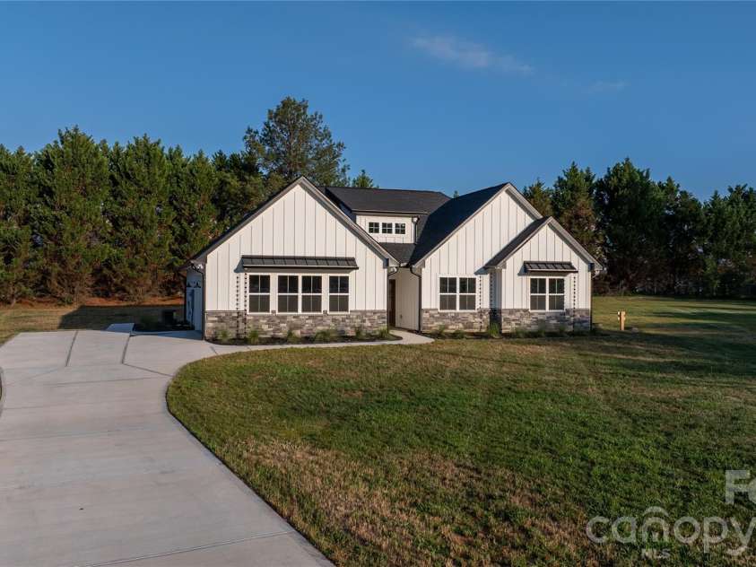 520 Allen Way, Indian Trail, NC 28079.  MLS# CAR4399209, YatesRealty ID 15915. 