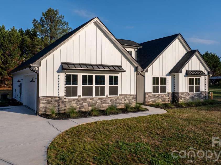 520 Allen Way, Indian Trail, NC 28079.  MLS# CAR4399209, YatesRealty ID 15915. 