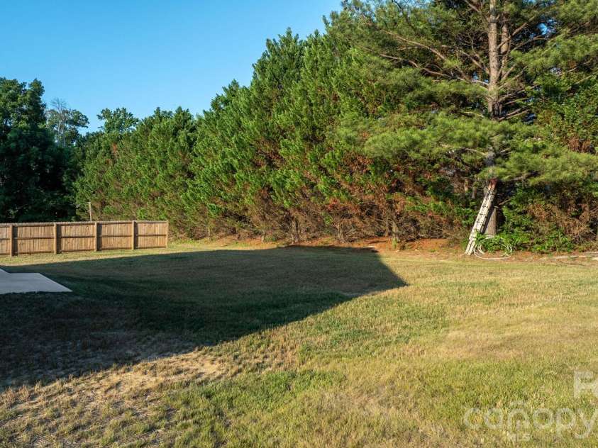 520 Allen Way, Indian Trail, NC 28079.  MLS# CAR4399209, YatesRealty ID 15915. 