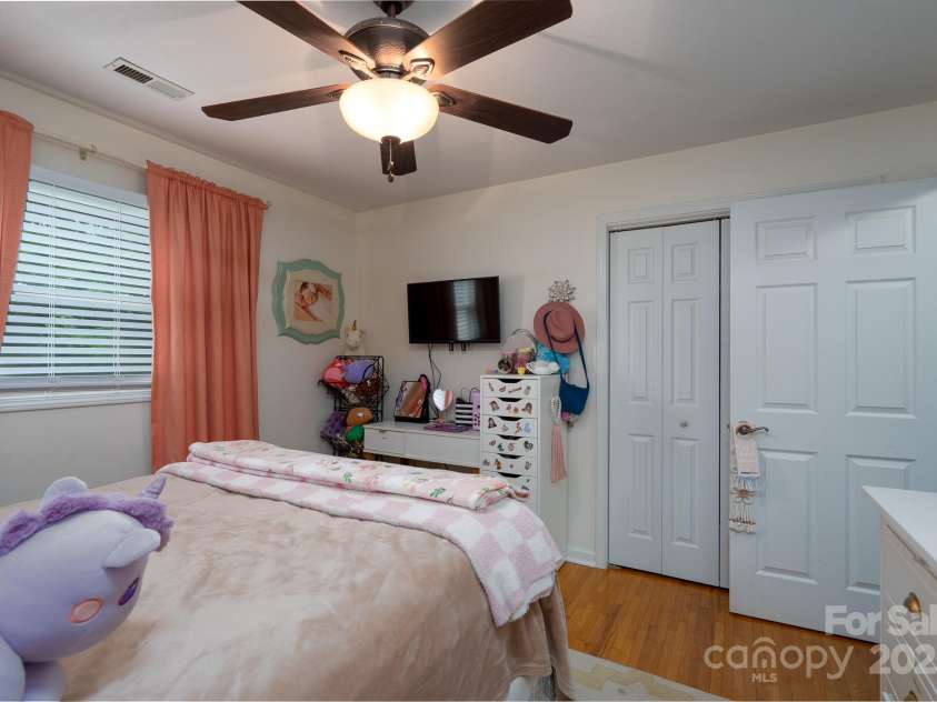 318 Confederate Drive, Concord, NC 28027.  MLS# CAR4262637, YatesRealty ID 15916. 
