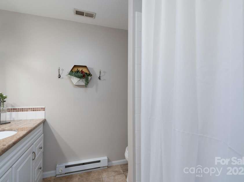 318 Confederate Drive, Concord, NC 28027.  MLS# CAR4262637, YatesRealty ID 15916. 
