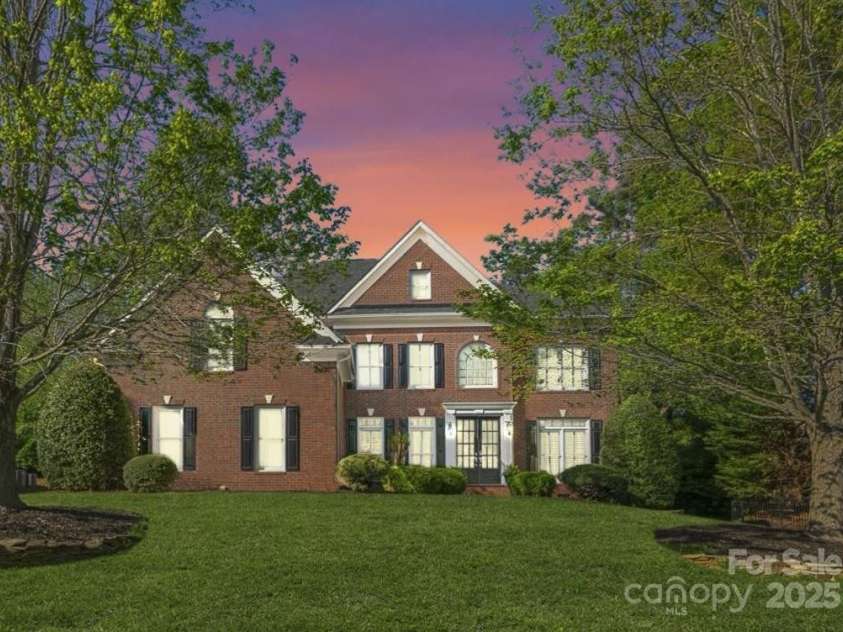 1119 Lytton Lane, Matthews, NC 28104.  MLS# CAR4235025, YatesRealty ID 15917. 