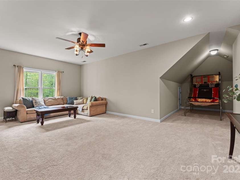 1119 Lytton Lane, Matthews, NC 28104.  MLS# CAR4235025, YatesRealty ID 15917. 