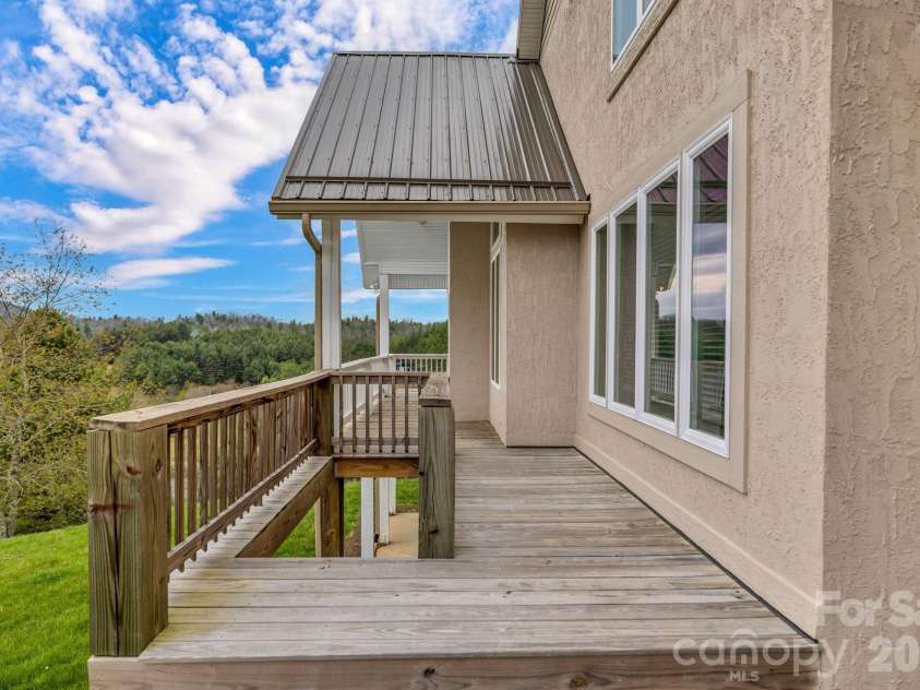 361 Osprey Place, West Jefferson, NC 28694.  MLS# CAR4374542, YatesRealty ID 15917. 