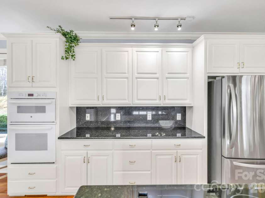 361 Osprey Place, West Jefferson, NC 28694.  MLS# CAR4374542, YatesRealty ID 15917. 
