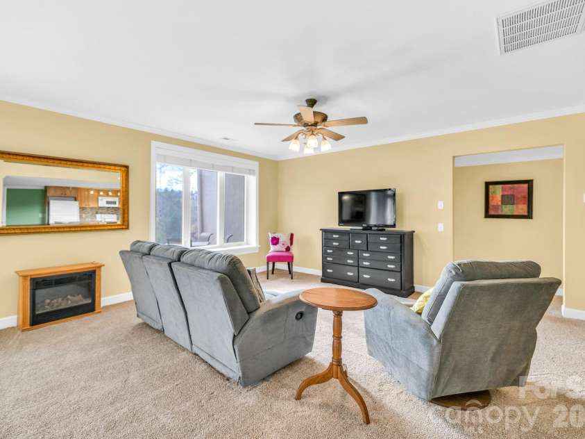 361 Osprey Place, West Jefferson, NC 28694.  MLS# CAR4374542, YatesRealty ID 15917. 