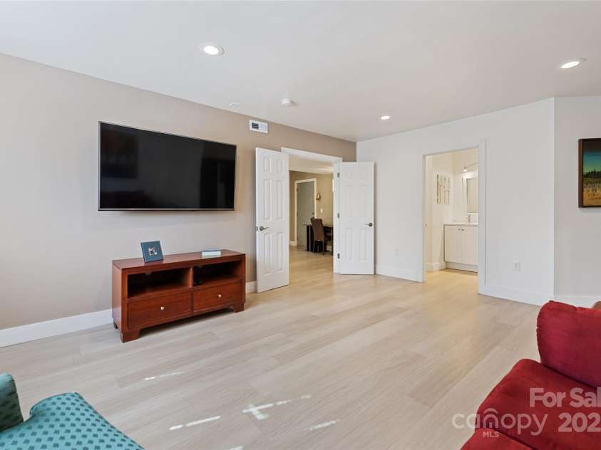 149 Southbrook Lane, Fletcher, NC 28732.  MLS# CAR4221393, YatesRealty ID 15918. 