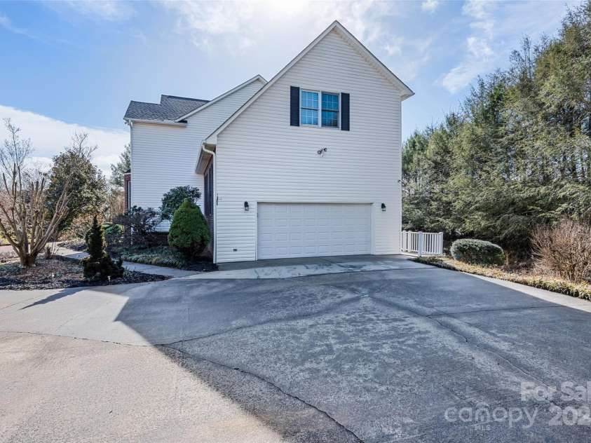 149 Southbrook Lane, Fletcher, NC 28732.  MLS# CAR4221393, YatesRealty ID 15918. 