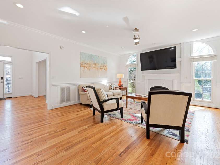 149 Southbrook Lane, Fletcher, NC 28732.  MLS# CAR4221393, YatesRealty ID 15918. A warm white neutral color palette allows natural light to diffuse into every room.