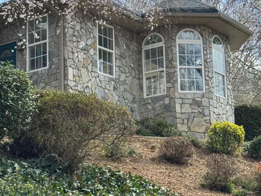 3 Northwood Road, Asheville, NC 28804.  MLS# CAR4232604, YatesRealty ID 15919. 