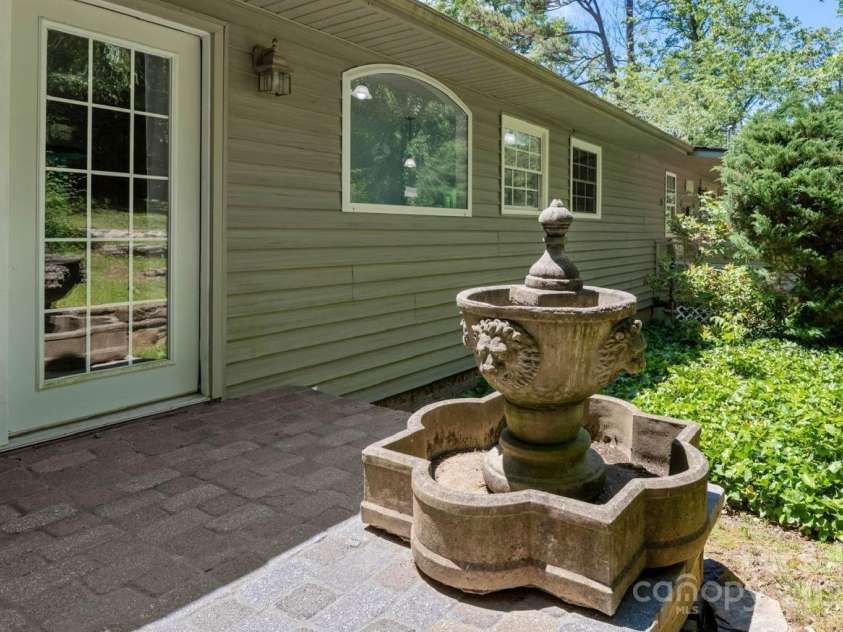 3 Northwood Road, Asheville, NC 28804.  MLS# CAR4232604, YatesRealty ID 15919. 