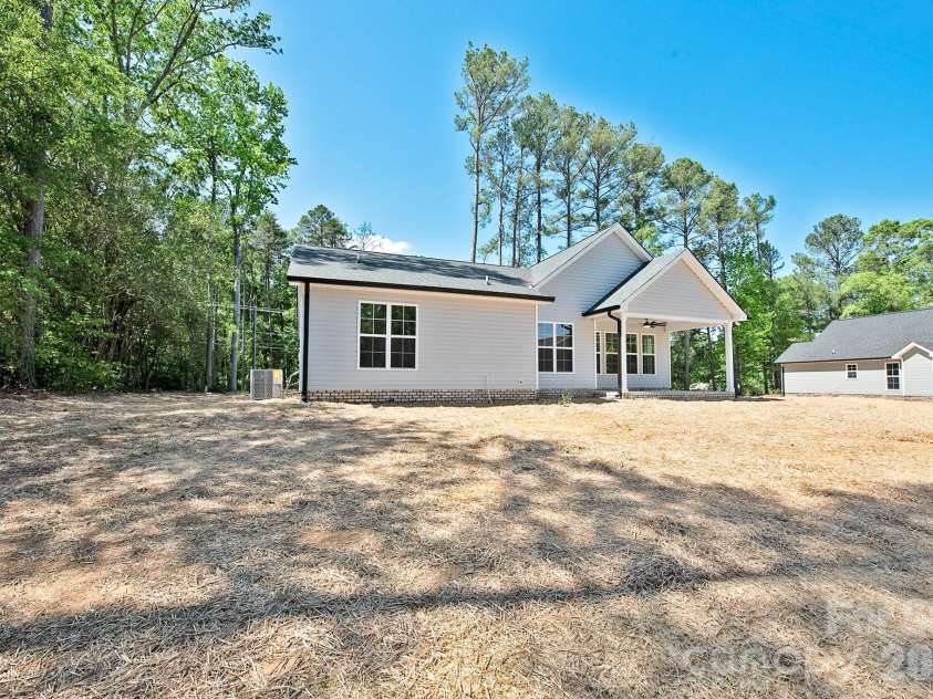 580 Wilhelm Place, Concord, NC 28025.  MLS# CAR4375034, YatesRealty ID 15919. 