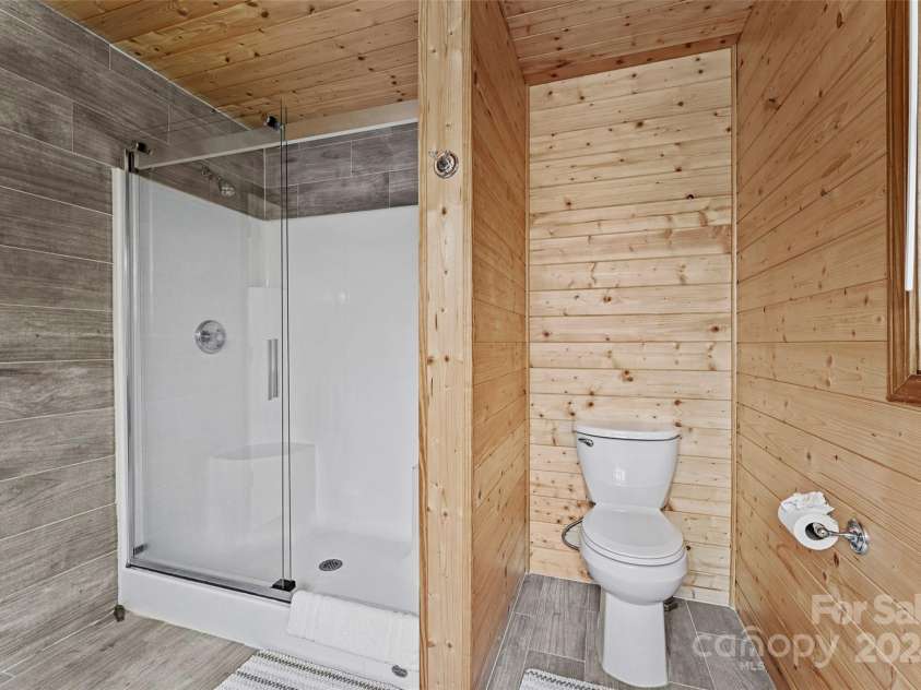 70 Moor Lane, Brevard, NC 28712.  MLS# CAR4134812, YatesRealty ID 1592. 