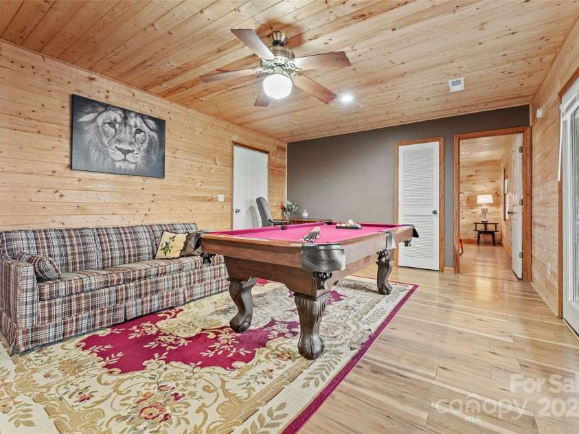 70 Moor Lane, Brevard, NC 28712.  MLS# CAR4134812, YatesRealty ID 1592. 