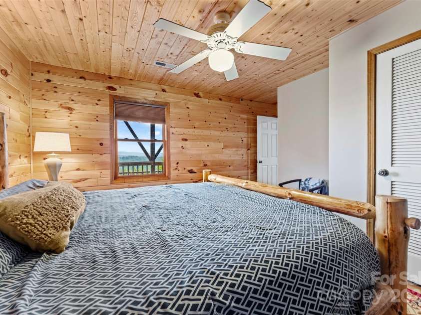 70 Moor Lane, Brevard, NC 28712.  MLS# CAR4134812, YatesRealty ID 1592. 