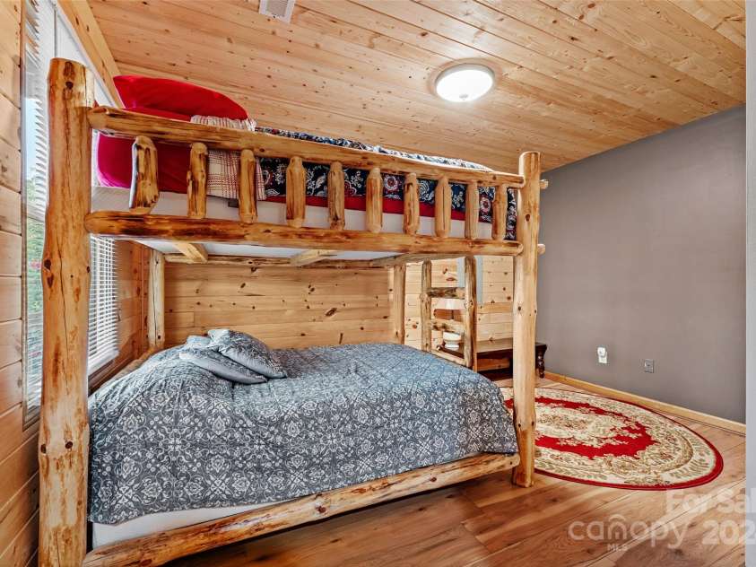 70 Moor Lane, Brevard, NC 28712.  MLS# CAR4134812, YatesRealty ID 1592. 