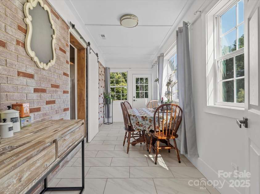 2633 Old North Sharon Amity Road, Charlotte, NC 28205.  MLS# CAR4260580, YatesRealty ID 15920. 