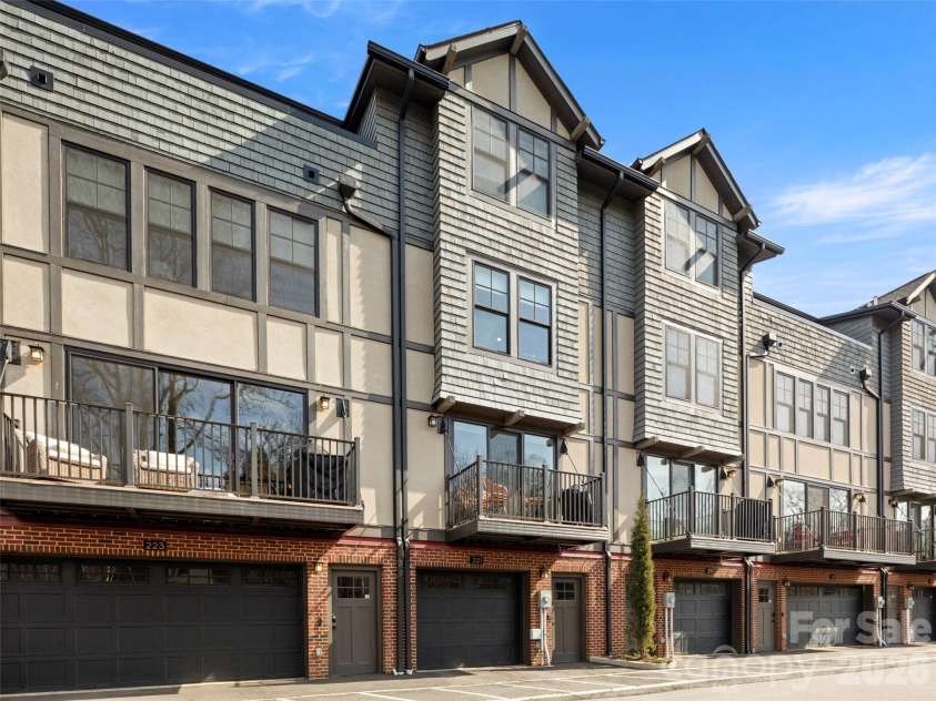 221 Broadway Street, Asheville, NC 28801.  MLS# CAR4372780, YatesRealty ID 15921. 