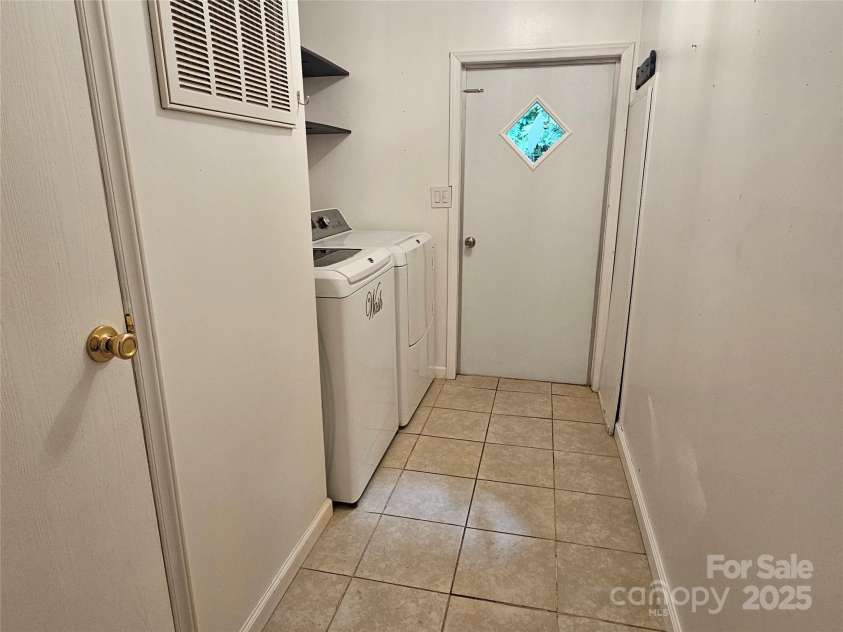 3191 Piedmont Road, Morganton, NC 28655.  MLS# CAR4257283, YatesRealty ID 15921. 