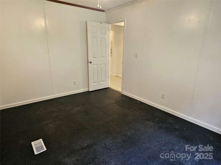 3191 Piedmont Road, Morganton, NC 28655.  MLS# CAR4257283, YatesRealty ID 15921. 
