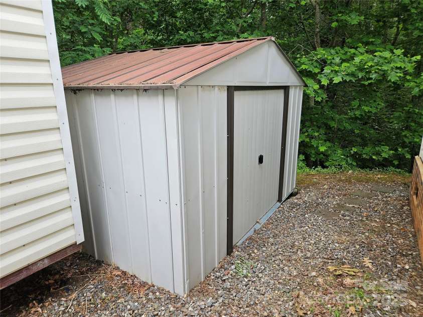 3191 Piedmont Road, Morganton, NC 28655.  MLS# CAR4257283, YatesRealty ID 15921. 