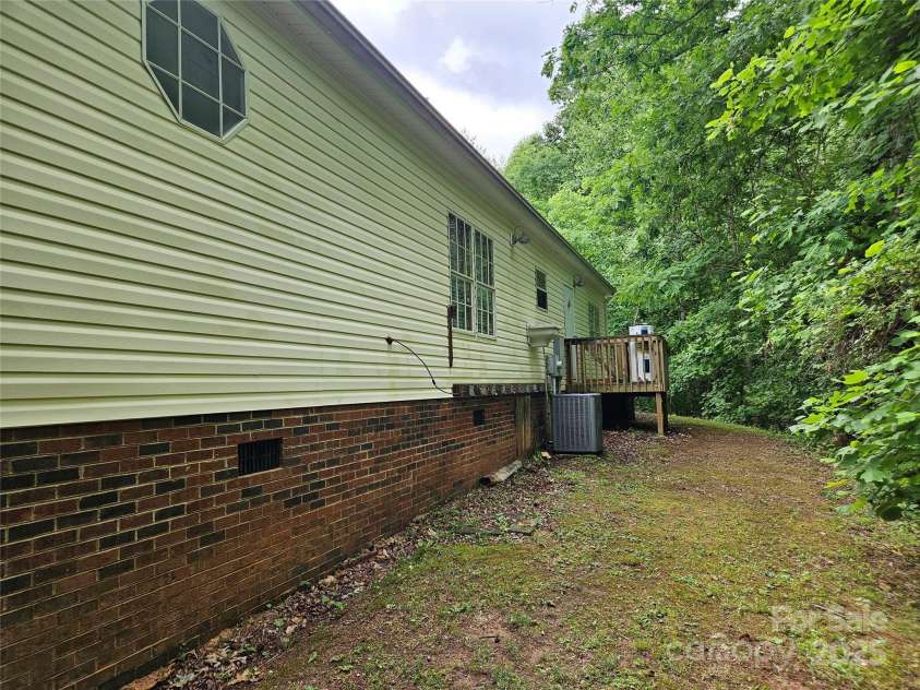 3191 Piedmont Road, Morganton, NC 28655.  MLS# CAR4257283, YatesRealty ID 15921. 