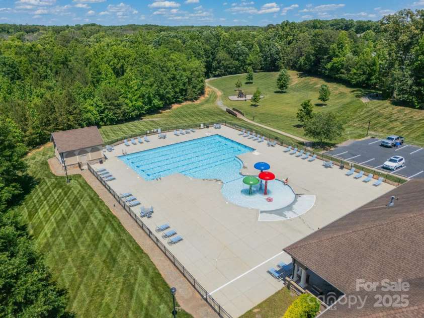 1812 Sutter Creek Drive, Waxhaw, NC 28173.  MLS# CAR4264180, YatesRealty ID 15922. 