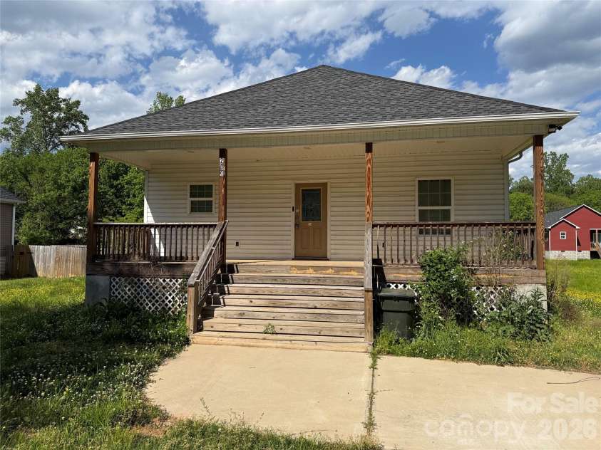 209 Sheffield Drive, York, SC 29745.  MLS# CAR4374993, YatesRealty ID 15927. 