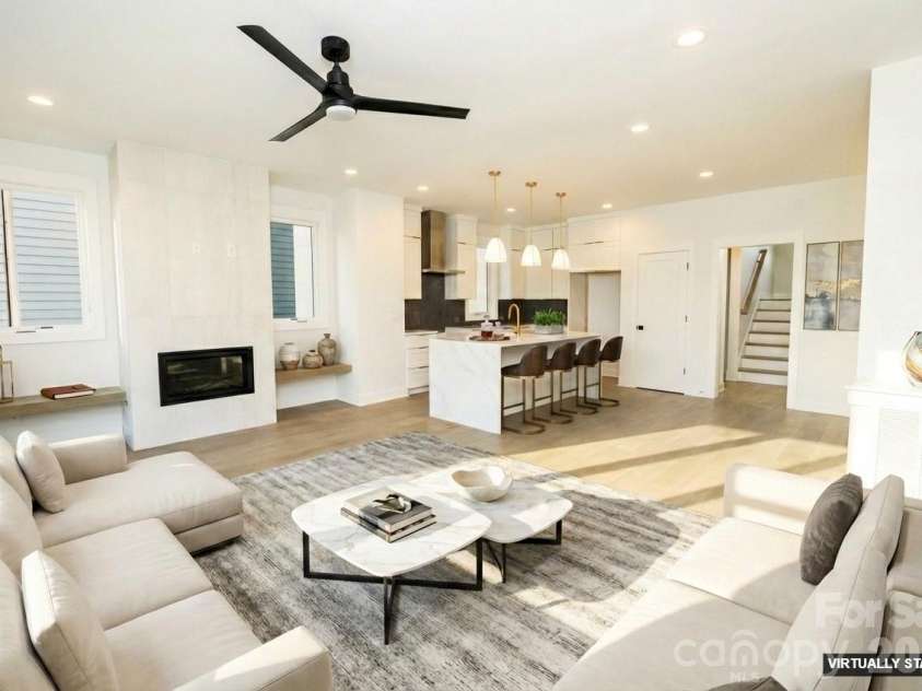 221 Woodsborough Place, Raleigh, NC 27601.  MLS# CAR4390660, YatesRealty ID 15929. 