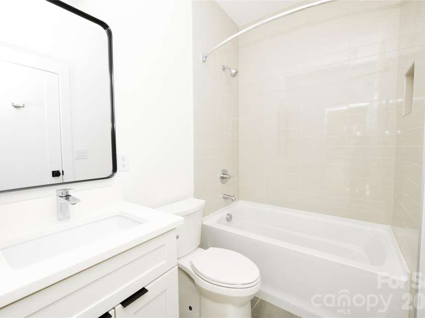 221 Woodsborough Place, Raleigh, NC 27601.  MLS# CAR4390660, YatesRealty ID 15929. 