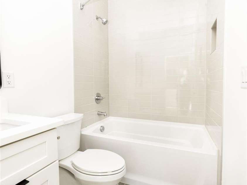 221 Woodsborough Place, Raleigh, NC 27601.  MLS# CAR4390660, YatesRealty ID 15929. 