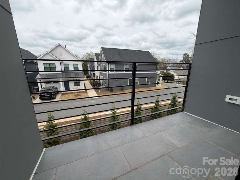 221 Woodsborough Place, Raleigh, NC 27601.  MLS# CAR4390660, YatesRealty ID 15929. 