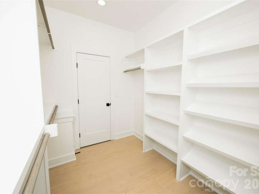 221 Woodsborough Place, Raleigh, NC 27601.  MLS# CAR4390660, YatesRealty ID 15929. 