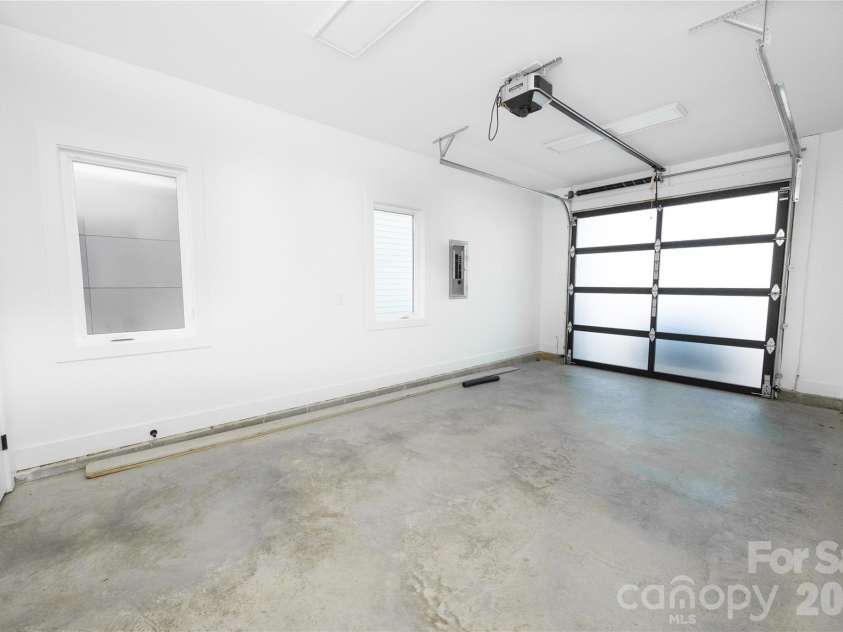221 Woodsborough Place, Raleigh, NC 27601.  MLS# CAR4390660, YatesRealty ID 15929. 