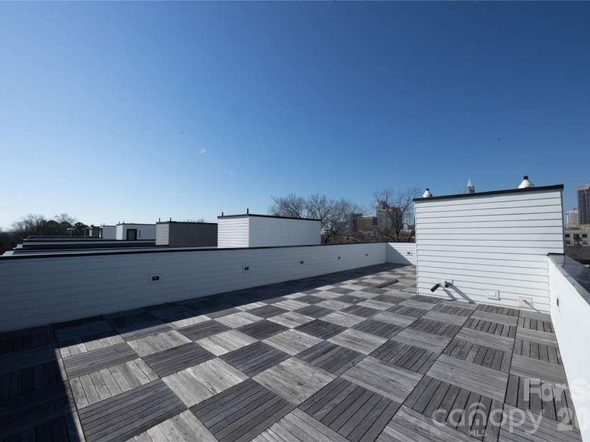 221 Woodsborough Place, Raleigh, NC 27601.  MLS# CAR4390660, YatesRealty ID 15929. 