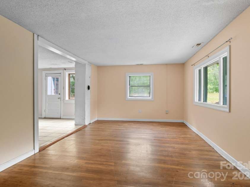 132 Little Knob Road, Asheville, NC 28803.  MLS# CAR4314463, YatesRealty ID 1593. Hardwood Floors