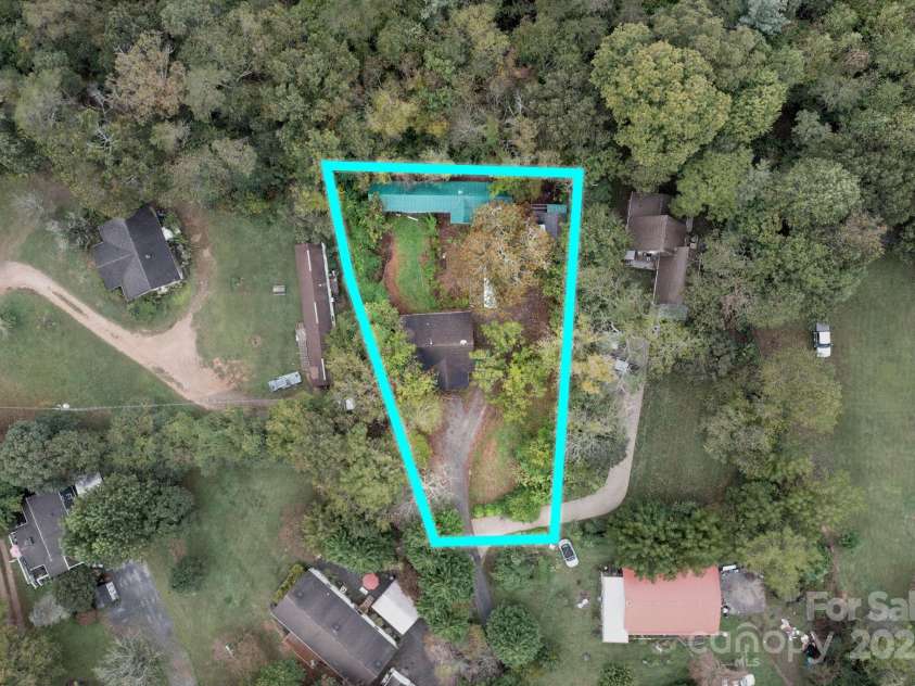 132 Little Knob Road, Asheville, NC 28803.  MLS# CAR4314463, YatesRealty ID 1593. Minutes from Downtown Asheville