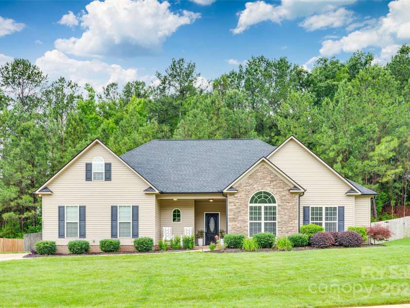 268 Hillsborough Lane, Rock Hill, SC 29732.  MLS# CAR4264848, YatesRealty ID 15930. 