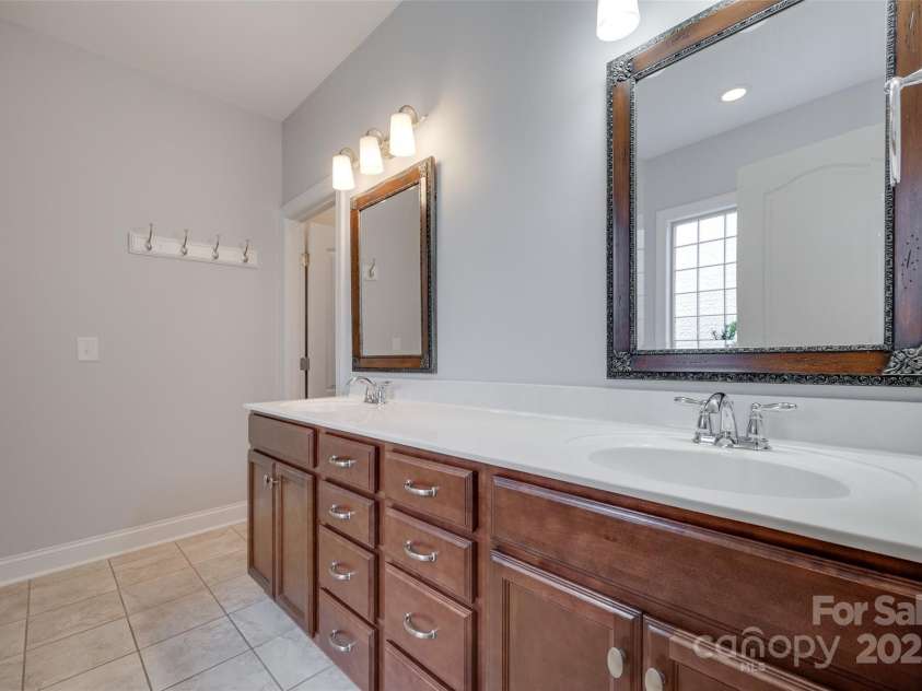 268 Hillsborough Lane, Rock Hill, SC 29732.  MLS# CAR4264848, YatesRealty ID 15930. 