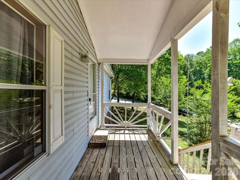 3690 Vickery Drive, Maiden, NC 28650.  MLS# CAR4375139, YatesRealty ID 15930. 
