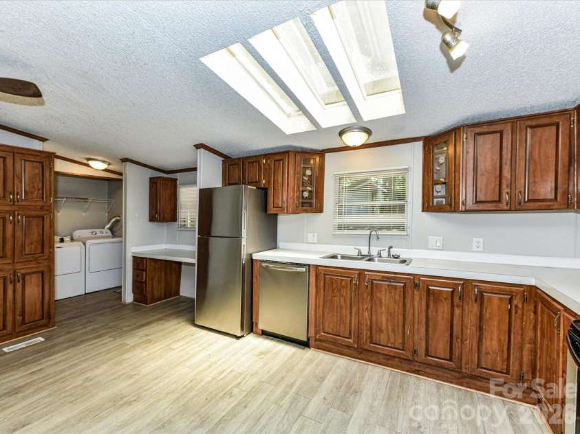 3690 Vickery Drive, Maiden, NC 28650.  MLS# CAR4375139, YatesRealty ID 15930. 