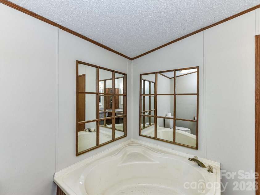 3690 Vickery Drive, Maiden, NC 28650.  MLS# CAR4375139, YatesRealty ID 15930. 