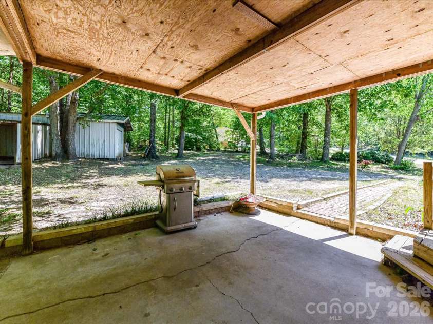 3690 Vickery Drive, Maiden, NC 28650.  MLS# CAR4375139, YatesRealty ID 15930. 
