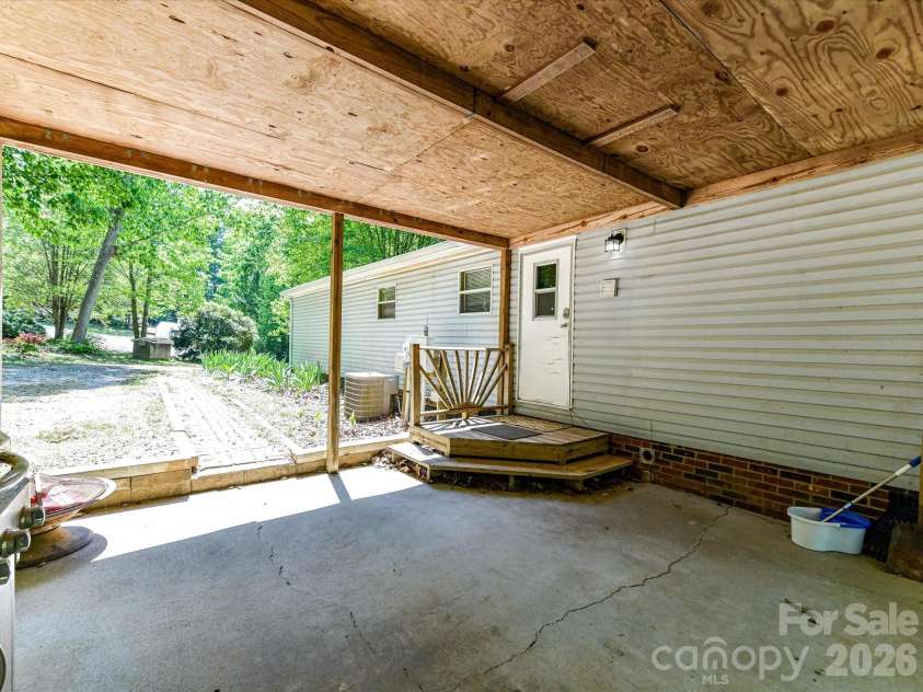 3690 Vickery Drive, Maiden, NC 28650.  MLS# CAR4375139, YatesRealty ID 15930. 