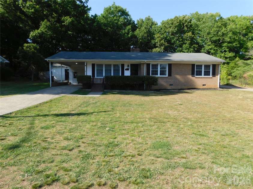 213 General J E Johnston Street, Stanley, NC 28164.  MLS# CAR4374334, YatesRealty ID 15931. 