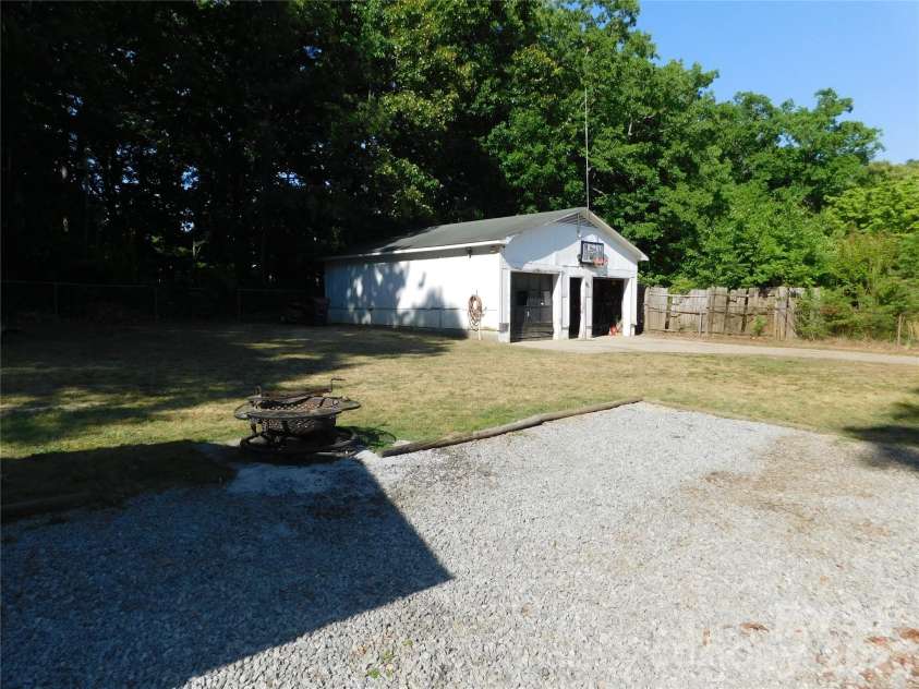 213 General J E Johnston Street, Stanley, NC 28164.  MLS# CAR4374334, YatesRealty ID 15931. 