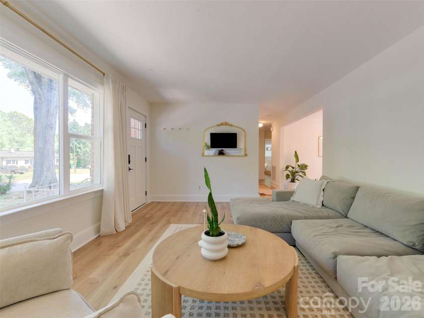 3228 Wicklow Place, Charlotte, NC 28205.  MLS# CAR4372130, YatesRealty ID 15933. 