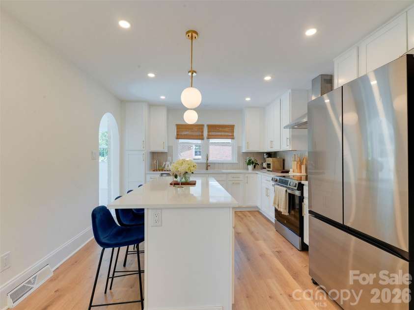 3228 Wicklow Place, Charlotte, NC 28205.  MLS# CAR4372130, YatesRealty ID 15933. 