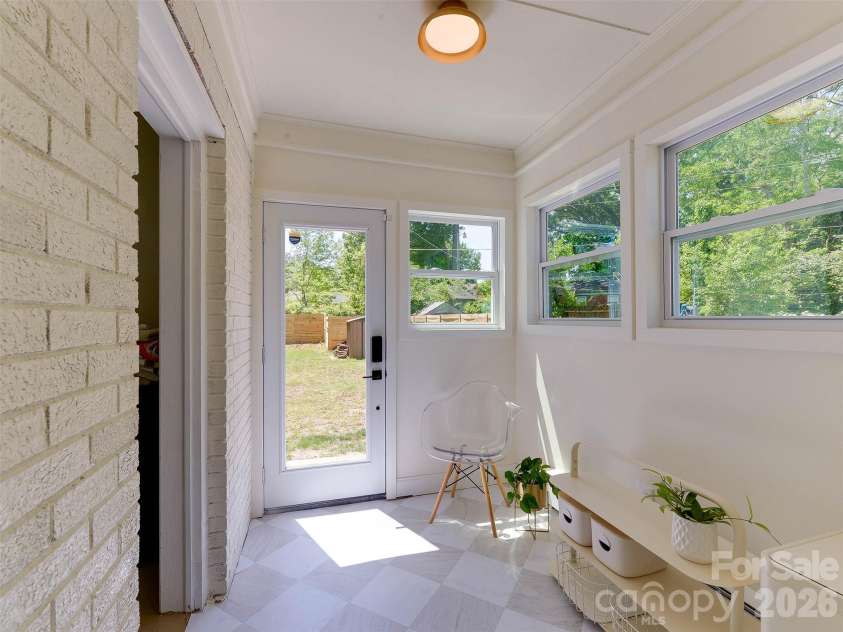 3228 Wicklow Place, Charlotte, NC 28205.  MLS# CAR4372130, YatesRealty ID 15933. 