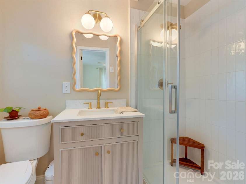 3228 Wicklow Place, Charlotte, NC 28205.  MLS# CAR4372130, YatesRealty ID 15933. 